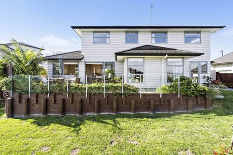 Photo of property in 12 Arbors Track, Silverdale, 0932