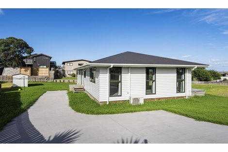 Photo of property in 27 Sunset Drive, Baylys Beach, Dargaville, 0377