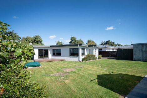 Photo of property in 15 Raglan Avenue, Cloverlea, Palmerston North, 4412