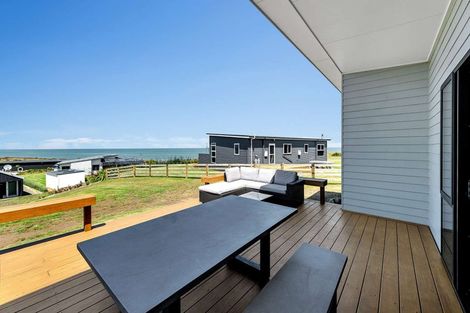 Photo of property in 23 Waipipi Road, Waverley, 4591