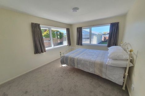 Photo of property in 150 Queenspark Drive, Parklands, Christchurch, 8083