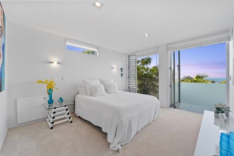 Photo of property in 10a Eastcliffe Road, Castor Bay, Auckland, 0620