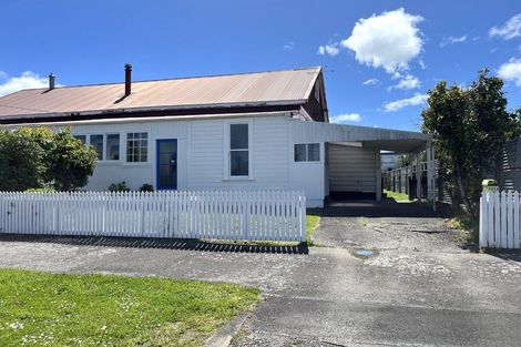 Photo of property in 100 Broadway, Carterton, 5713
