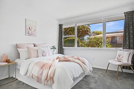 Photo of property in 10 Chedworth Avenue, Bishopdale, Christchurch, 8053