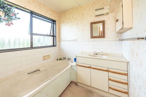 Photo of property in 12 Warwick Place, Springvale, Whanganui, 4501