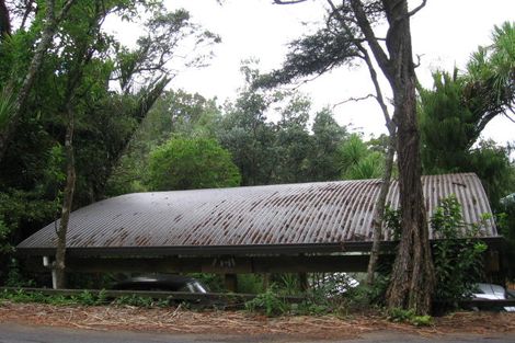 Photo of property in 10 Tanekaha Road, Titirangi, Auckland, 0604