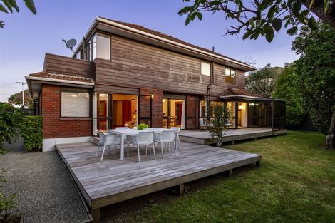 Photo of property in 44 Milford Road, Milford, Auckland, 0620