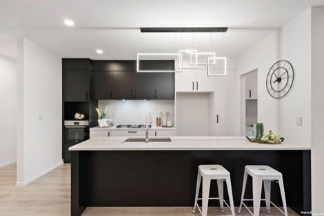 Photo of property in 2 Fjord Way, Karaka, Papakura, 2113