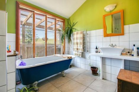 Photo of property in 2269 State Highway 2, Te Hauke, Hastings, 4178