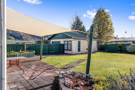 Photo of property in 24 Cochrane Street, Fairy Springs, Rotorua, 3015