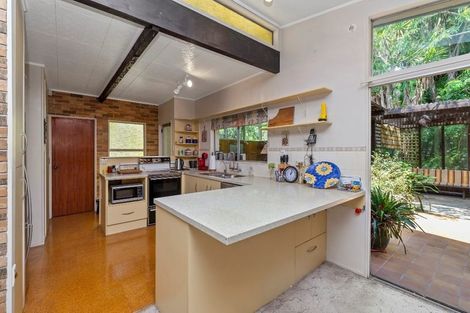 Photo of property in 30 Mountain Road, Henderson Valley, Auckland, 0612