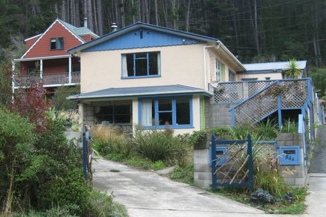 Photo of property in 54 Elmslie Road, Pinehaven, Upper Hutt, 5019