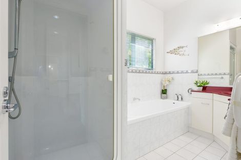 Photo of property in 2 Minchin Crescent, St Andrews, Hamilton, 3200