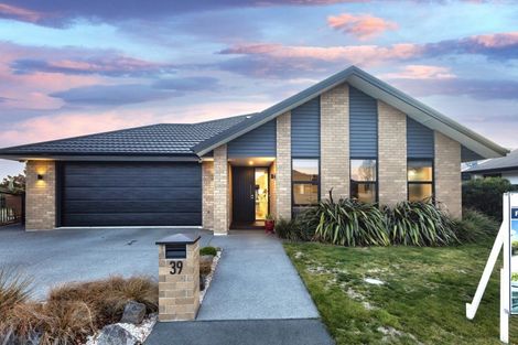 Photo of property in 39 Te Whenu Crescent, Marshland, Christchurch, 8083