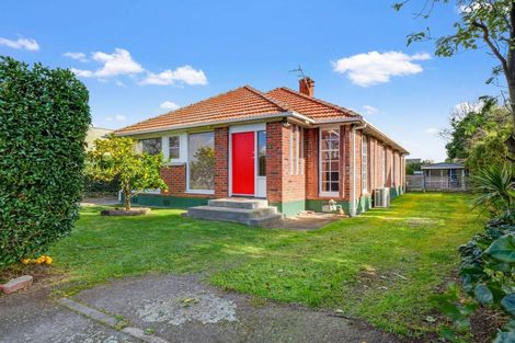 Photo of property in 59 Weston Avenue, Roslyn, Palmerston North, 4414