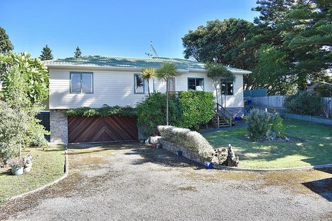 Photo of property in 71 Moana Street, Otaki Beach, Otaki, 5512