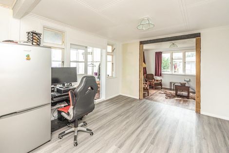 Photo of property in 40 Hussey Street, Waverley, 4510