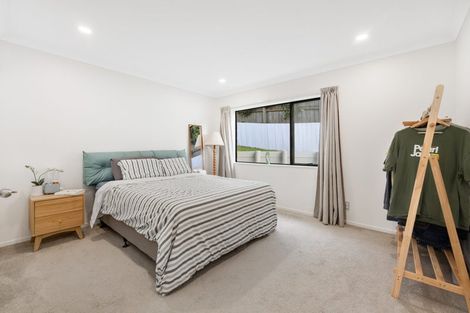 Photo of property in 60 Saralee Drive, Manurewa, Auckland, 2105