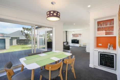 Photo of property in 52 Hargest Crescent, Saint Kilda, Dunedin, 9012