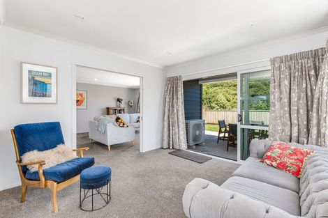 Photo of property in 31 Aspiring Terrace, Aotea, Porirua, 5024