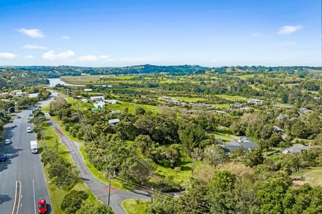 Photo of property in 9b Whangaparaoa Road, Red Beach, 0932