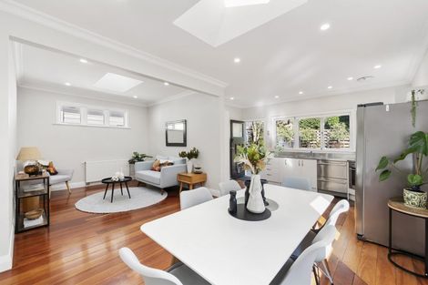Photo of property in 3 Dee Street, Island Bay, Wellington, 6023