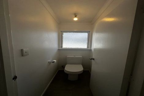 Photo of property in 120 Ennis Avenue, Pakuranga Heights, Auckland, 2010