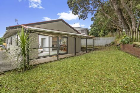 Photo of property in 2/151b Wallace Road, Mangere Bridge, Auckland, 2022