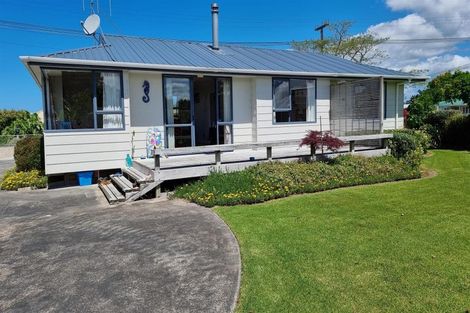 Photo of property in 1a Ferry Road, Waipu, 0510