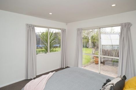 Photo of property in 1 Manahi Place, Woodend, 7610