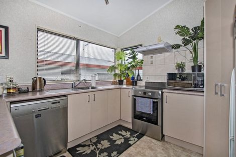 Photo of property in 2/24 Station Road, Takanini, 2112