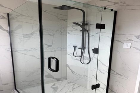 Photo of property in 67b Hutchinsons Road, Bucklands Beach, Auckland, 2014