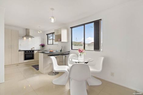 Photo of property in 1/194 Te Irirangi Drive, Flat Bush, Auckland, 2023