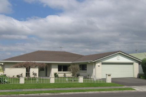 Photo of property in 77 Plateau Heights, Mount Maunganui, 3116