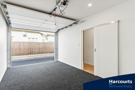 Photo of property in 5/18 Ranui Station Road, Ranui, Auckland, 0612