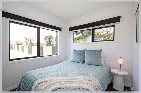 Photo of property in 6 Dustin Street, Foxton Beach, Foxton, 4815