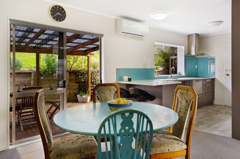 Photo of property in 84 Unsworth Drive, Unsworth Heights, Auckland, 0632