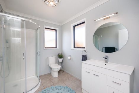 Photo of property in 35 Chestnut Close, Kelvin Grove, Palmerston North, 4414