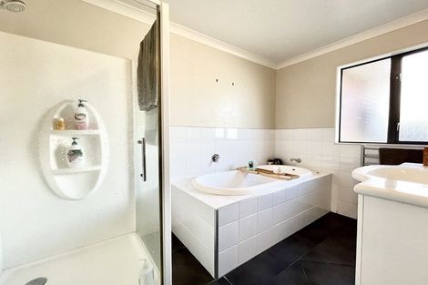 Photo of property in 20 Kelso Grove, Kelson, Lower Hutt, 5010