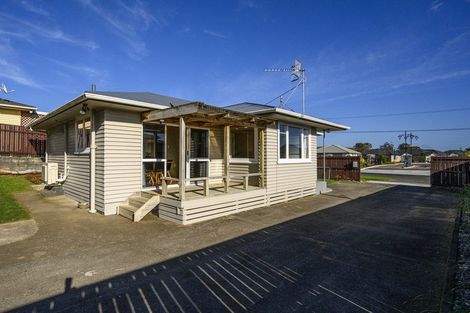Photo of property in 73 Pohutukawa Place, Bell Block, New Plymouth, 4312