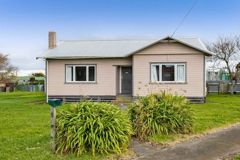 Photo of property in 20 Riemenschneider Street, Manaia, 4612
