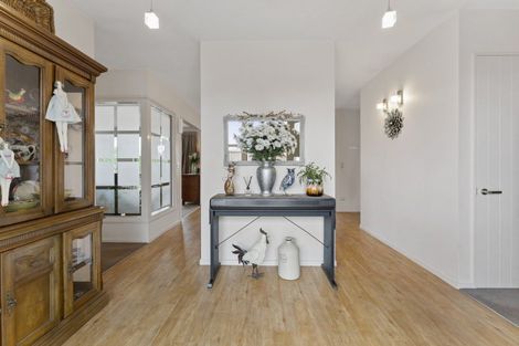 Photo of property in 11 Church Street, Oxford, 7430