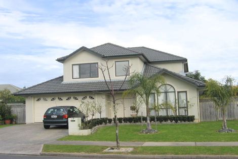 Photo of property in 17 Delmont Close, East Tamaki Heights, Auckland, 2016