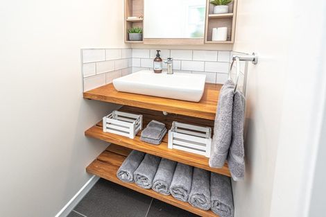 Photo of property in 14 Oakland Avenue, Saint Johns Hill, Whanganui, 4500