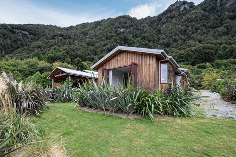 Photo of property in 41 Lookout Drive, Mount Creighton, Queenstown, 9371