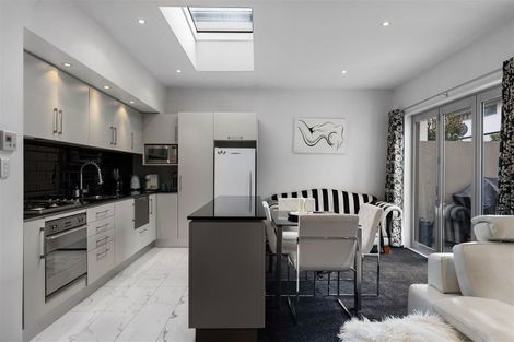 Photo of property in 28 Rhodes Street, Merivale, Christchurch, 8014