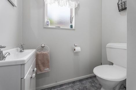 Photo of property in 35 Cromwell Drive, Fitzroy, Hamilton, 3206