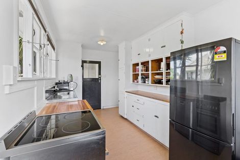 Photo of property in 9 Karaka Street, Merrilands, New Plymouth, 4312