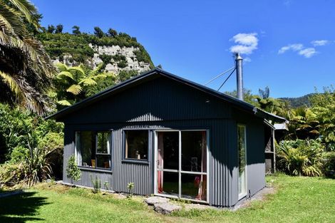 Photo of property in 21 Glasseye Drive, Little Wanganui, Karamea, 7893