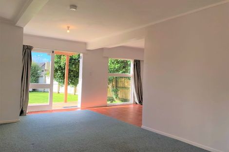 Photo of property in 42 Durham Street, Te Atatu Peninsula, Auckland, 0610